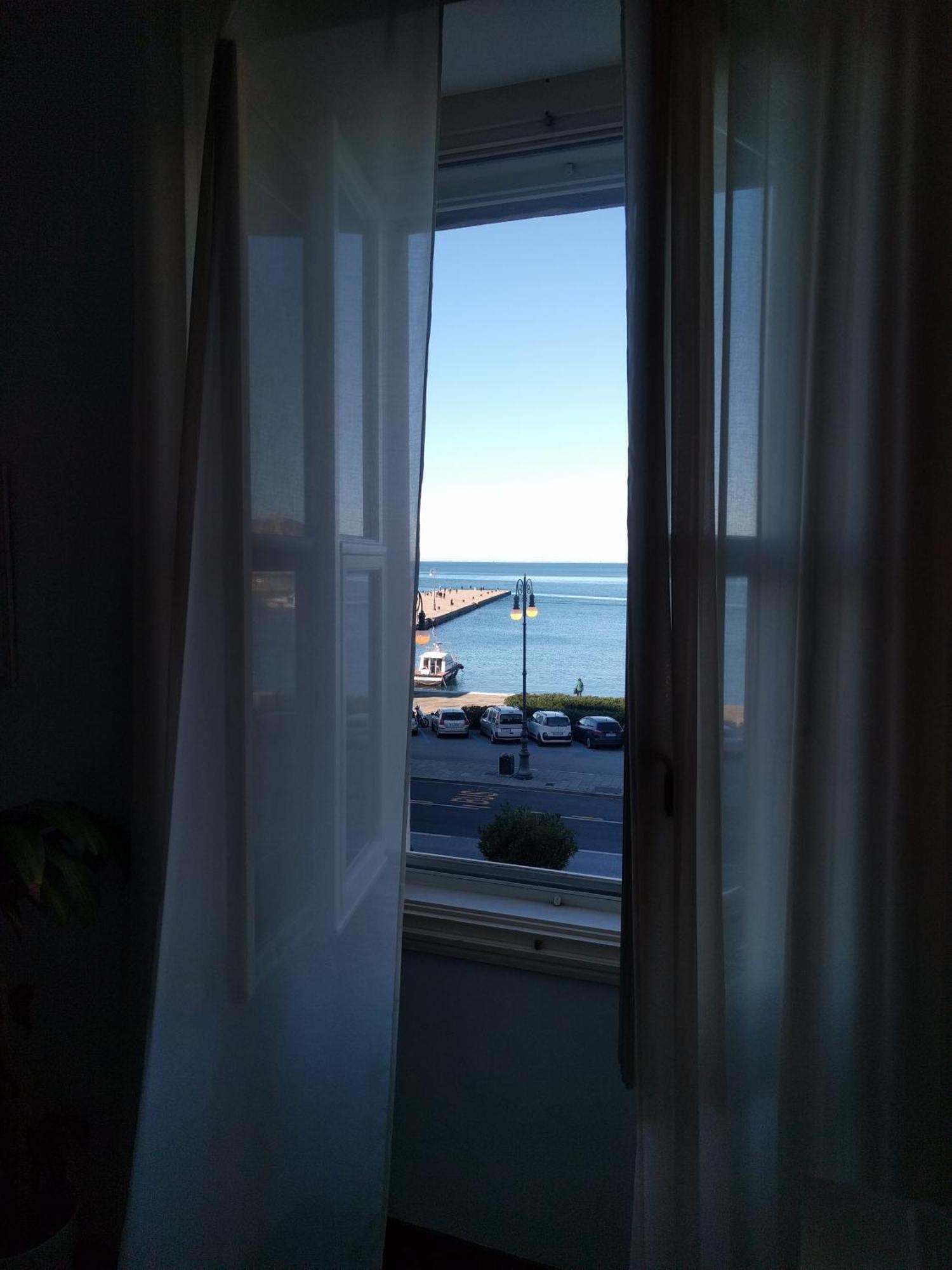 Pep'S Rooms By The Sea Trieste Eksteriør billede